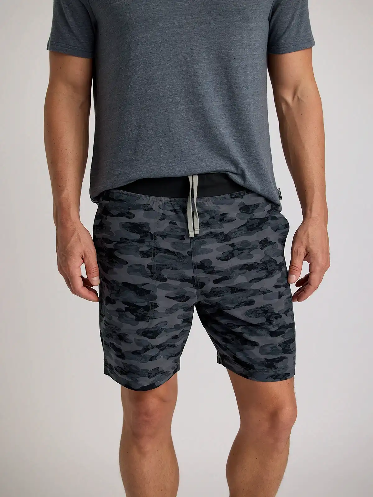 Men's Active Breeze Short Lined – 7" - Seasmoke Camo Black